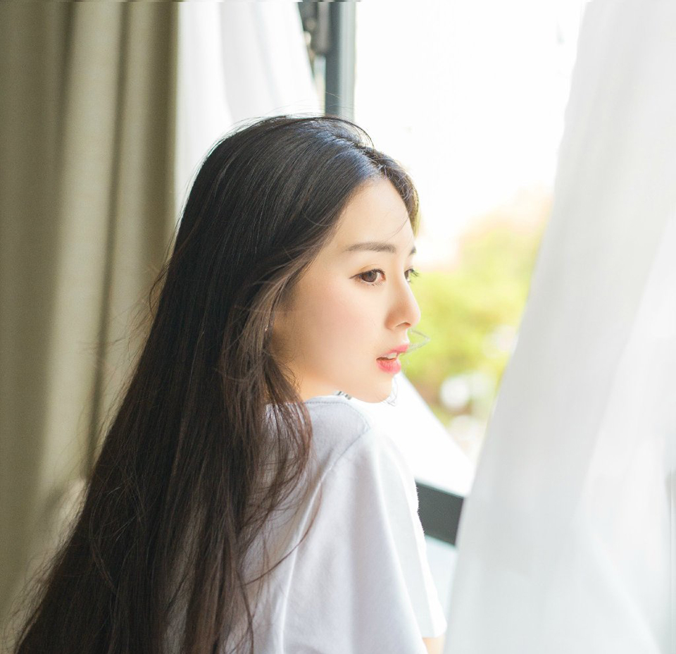 “嗯。”关羽点点头，作为冲锋在第一线的人，他比刘备更清楚那帮西域胡兵的疯狂，想到不久前，直接从城墙上跳下来把身体当做武器来砸人的西域胡兵，哪怕是关羽都感觉有些心寒。